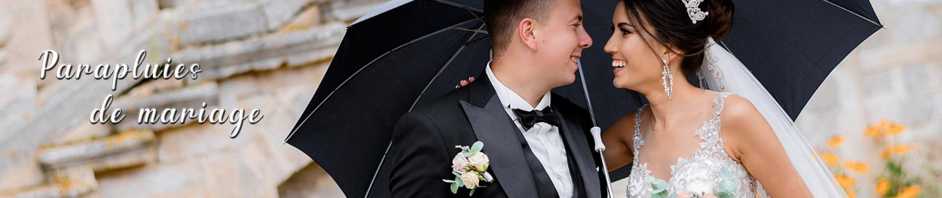 Parapluies de mariage : transparents ou en forme de coeur